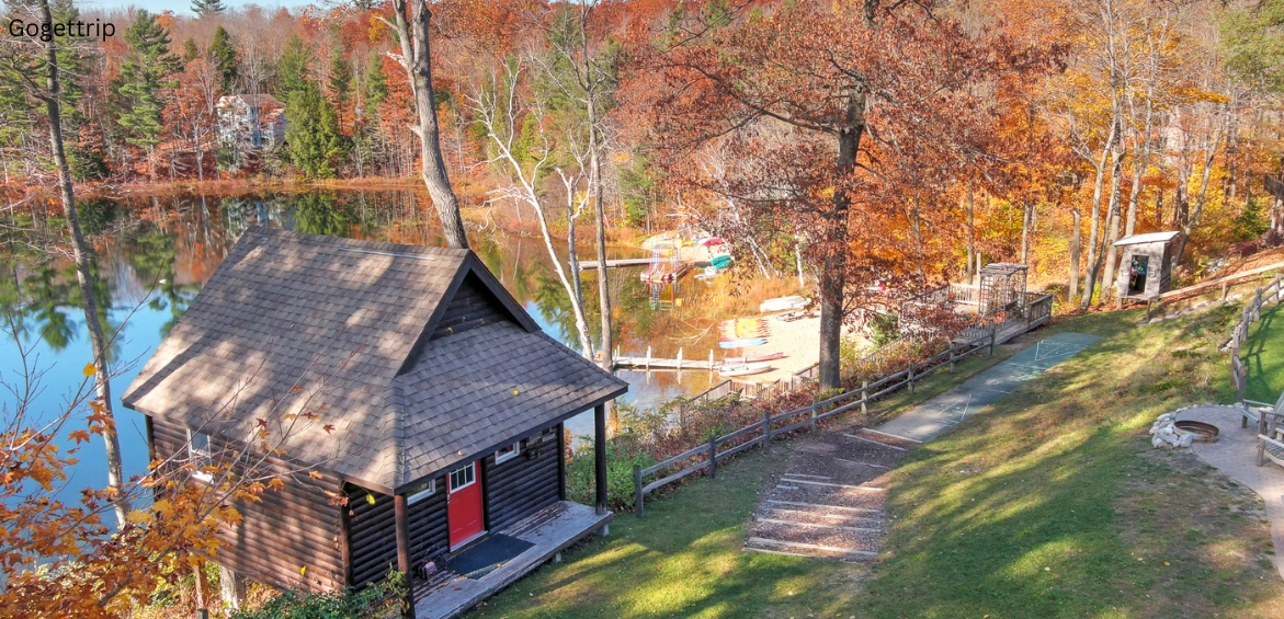 hotels near sleeping bear dunes